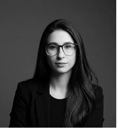 Karolyne Battisti — advogada, OAB/PR 110.187